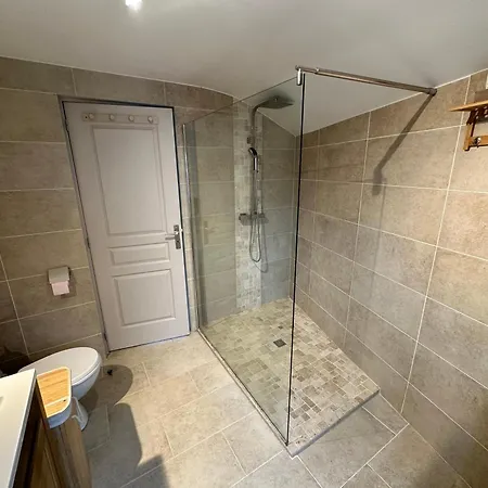 Maison Au Calme Avec Jardin Hotell