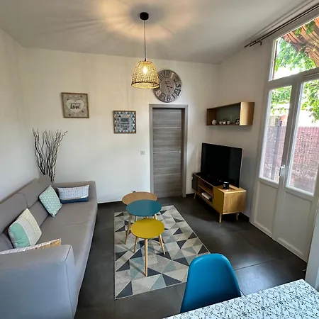 Hotell Maison Au Calme Avec Jardin *